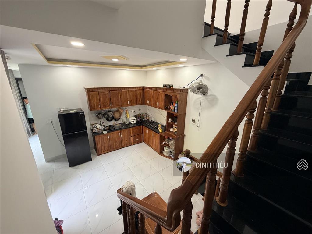 Đất lành, bán căn góc 2 mặt tiền đường 16m, hướng mát mẻ kinh doanh, dtxd 154m² đã hoàn công