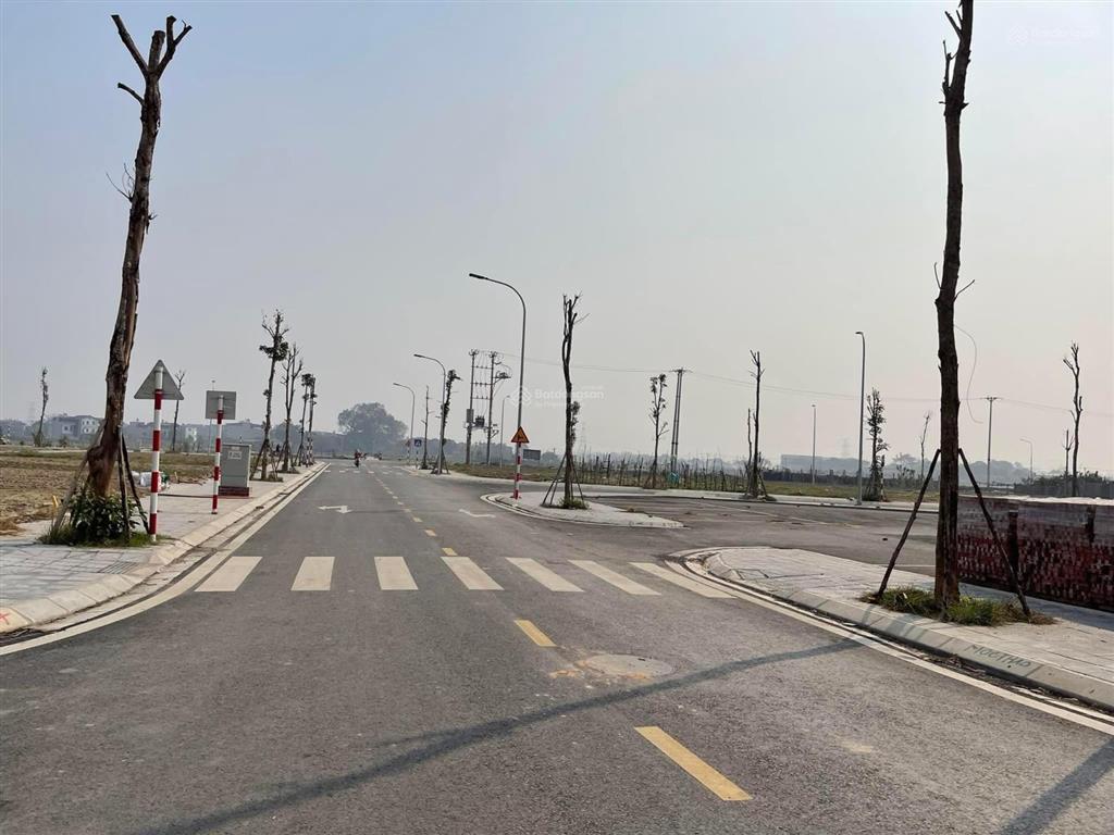 Chính chủ cần bán 90m đất đấu giá dục tú , đông anh bám đường dẫn cầu tứ liên giá rẻ