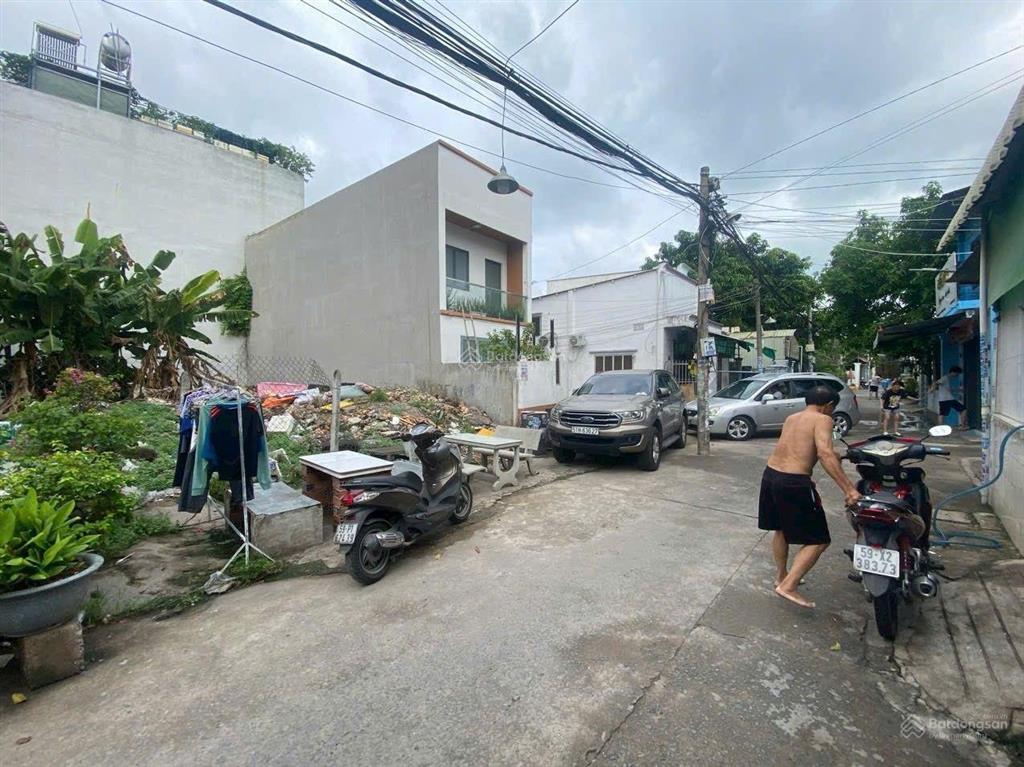 Còn 1 lô này 4.15 tỷ mà đường xe hơi thông thôi khách ơi!!! đường số 10 hiệp bình phước