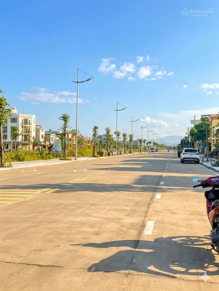 Đất mặt đường 27m cạnh trường ngô quyền
