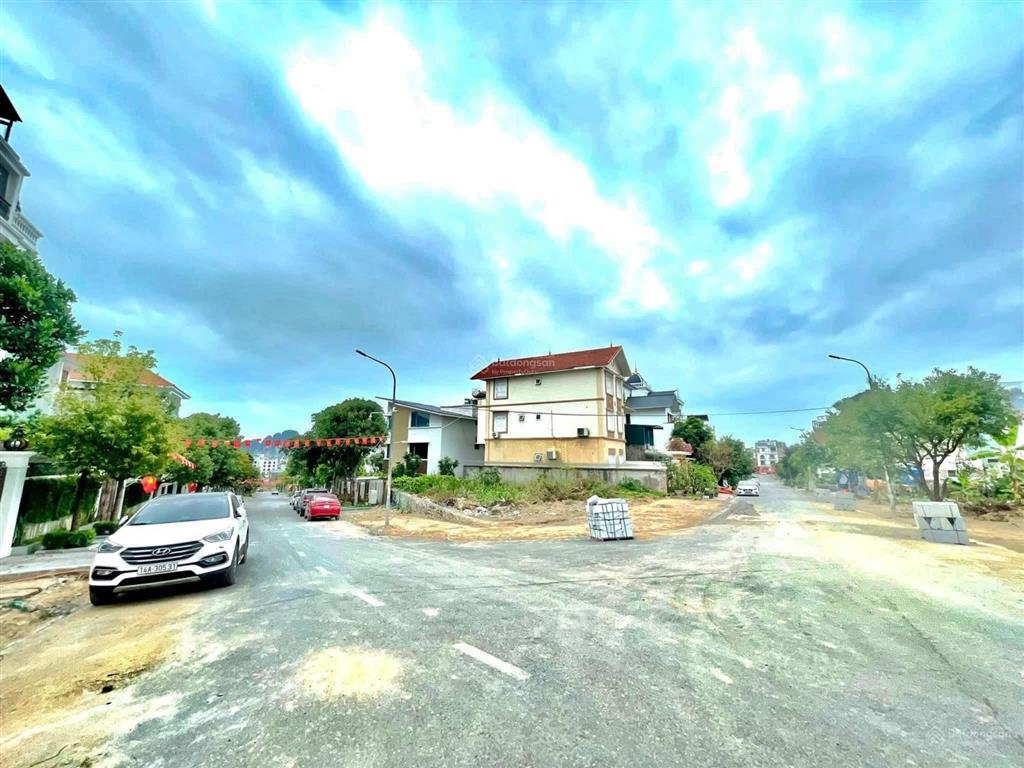 Chuyển nhượng ô góc đồi t5, giá tốt nhất thị trường
