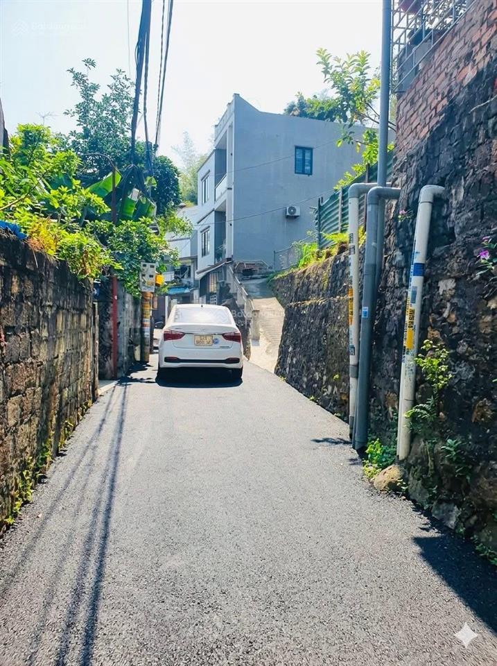 Ô góc ngõ 20 cao xanh giá rẻ nhất thị trường. đường bằng ô tô