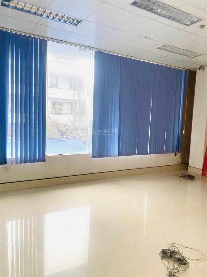 Toà nhà văn phòng phố lê chân. diện tích 136m2. mặt tiền 9,7m