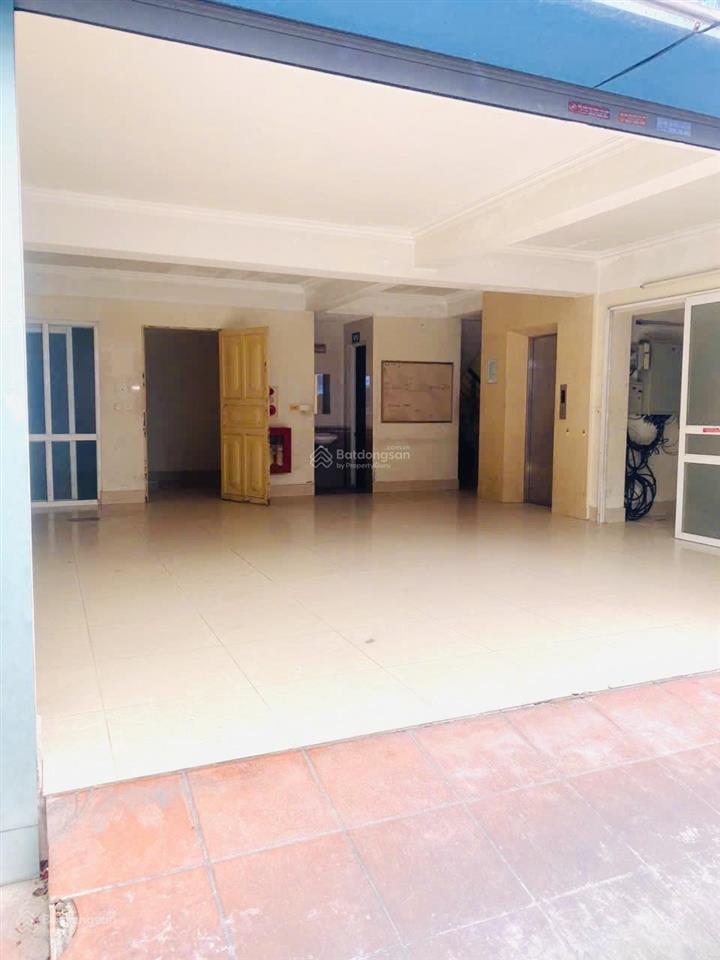 Toà nhà văn phòng phố lê chân. diện tích 136m2. mặt tiền 9,7m