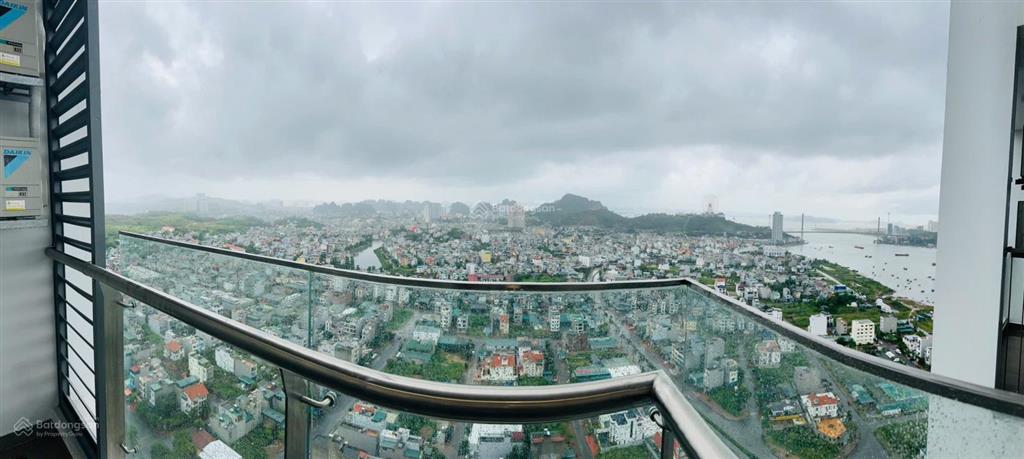 Chung cư theruby  hạ long . view chéo biển xem pháo hoa  2ngủ  2 vệ sinh  diện tích  70m