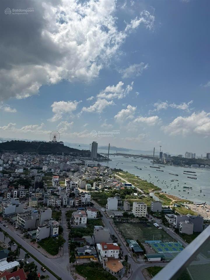 Chung cư theruby  hạ long . view chéo biển xem pháo hoa  2ngủ  2 vệ sinh  diện tích  70m