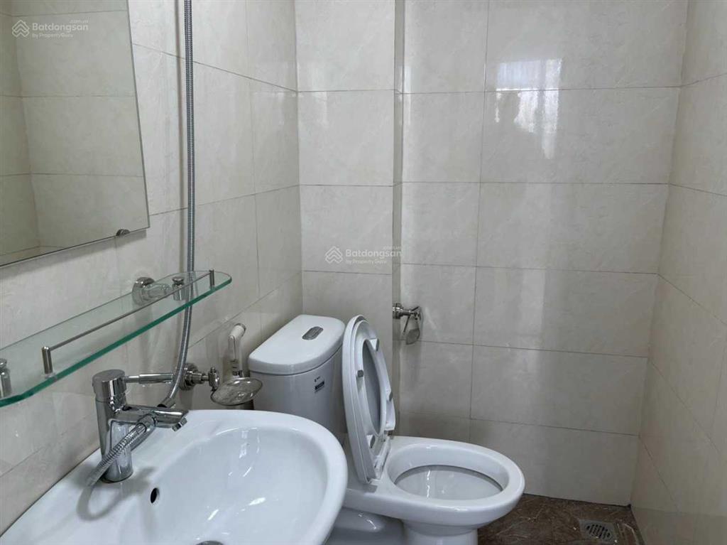 Trống phòng tầng 2, ccmn ưu tiên ở lâu dài, gần aeon mall