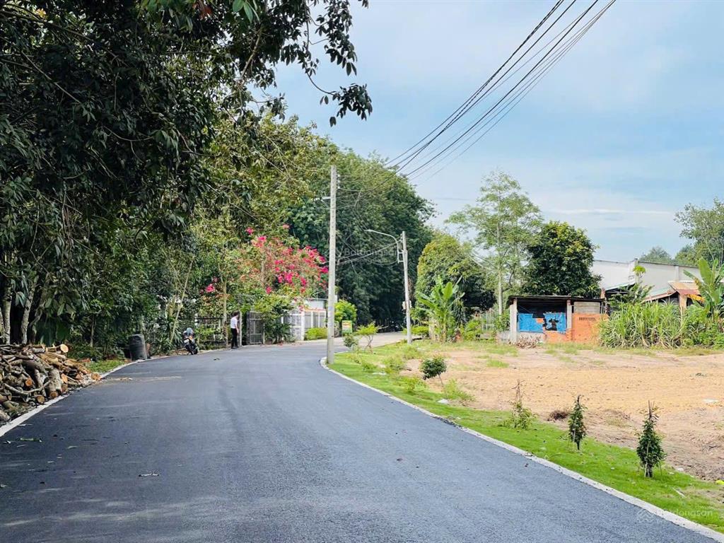Bán đất trung tâm tân long mặt tiền nhựa