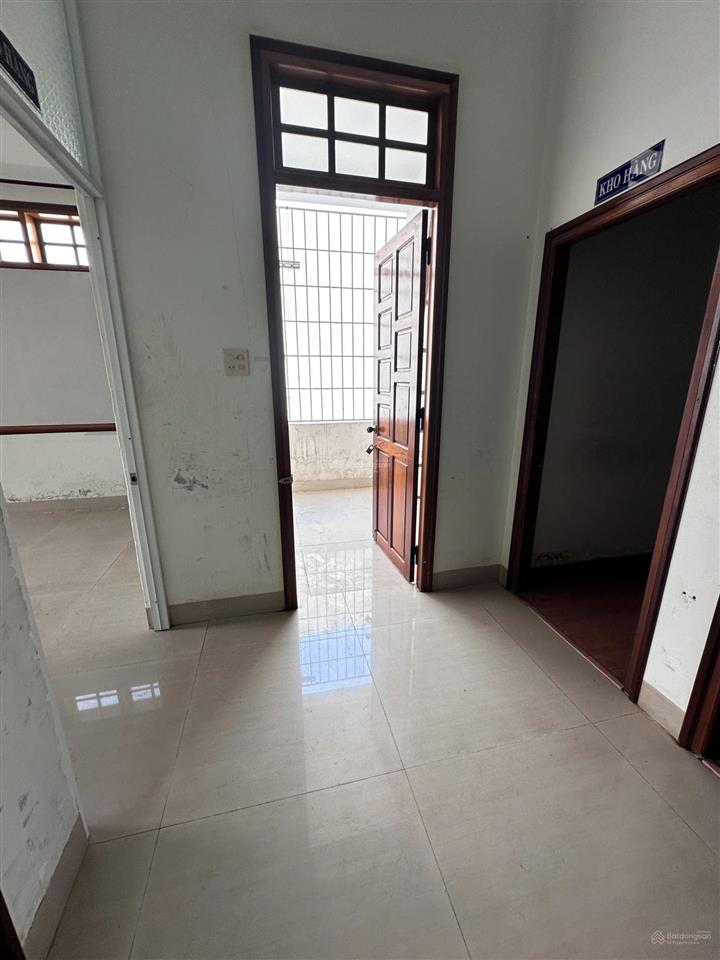 Bán nhà 2 tầng mặt tiền đường bửu đóa  nha trang , ngang 8.15m cách biển 1km, đường 20m