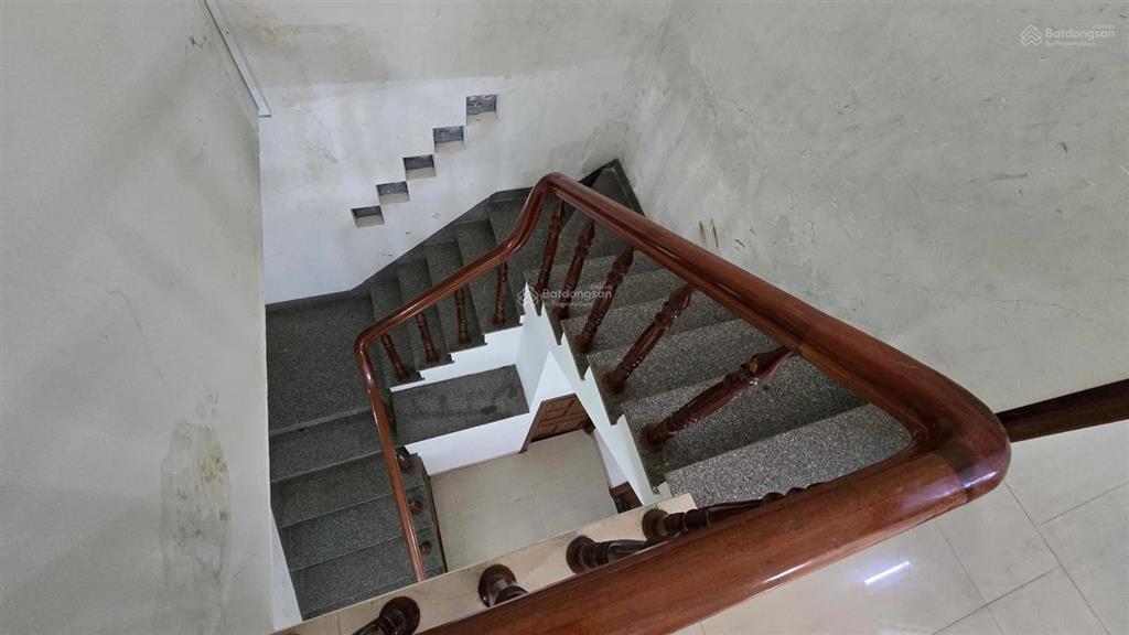 Bán nhà 2 tầng mặt tiền đường bửu đóa  nha trang , ngang 8.15m cách biển 1km, đường 20m