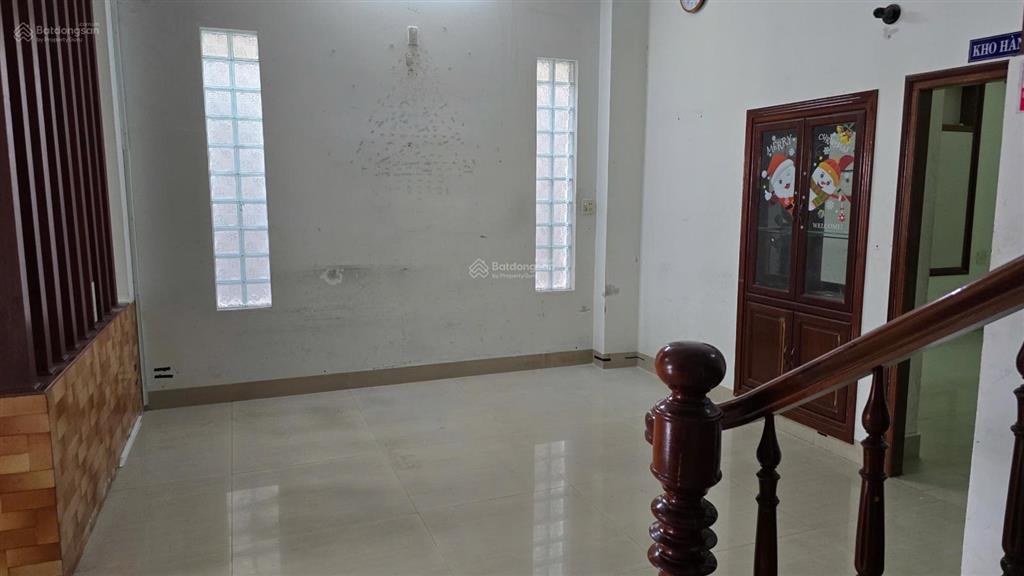 Bán nhà 2 tầng mặt tiền đường bửu đóa  nha trang , ngang 8.15m cách biển 1km, đường 20m
