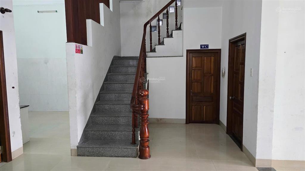 Bán nhà 2 tầng mặt tiền đường bửu đóa  nha trang , ngang 8.15m cách biển 1km, đường 20m