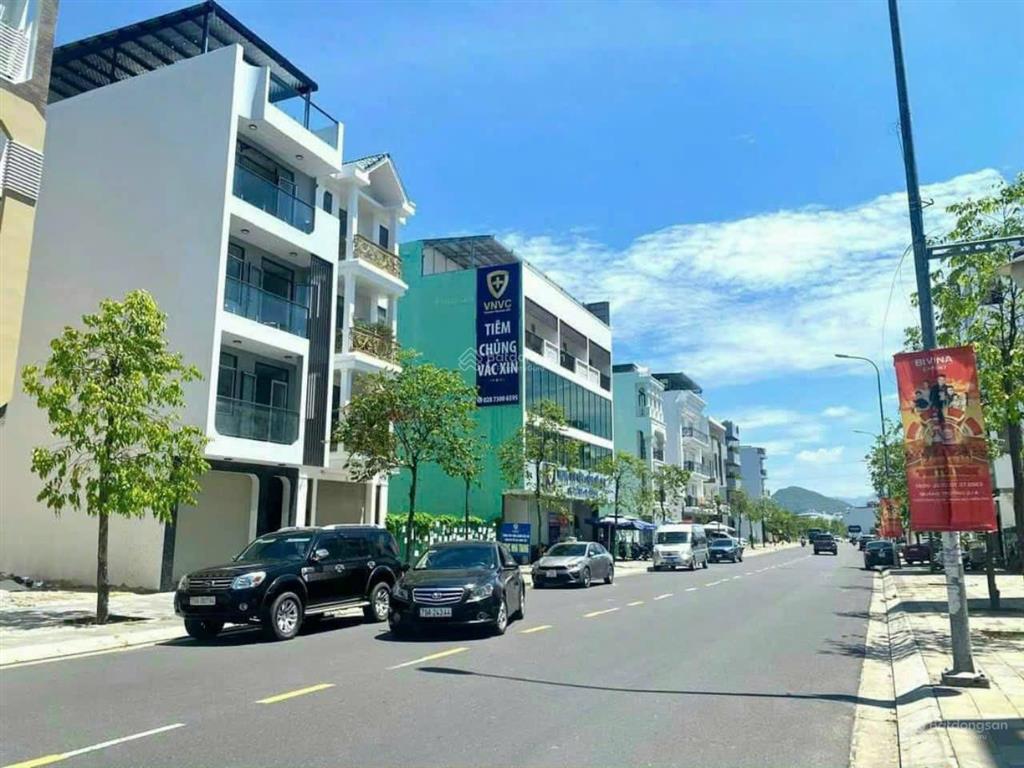 Bán nhanh nhà 2 mặt tiền đường thích quảng đức, kđt hà quang 2