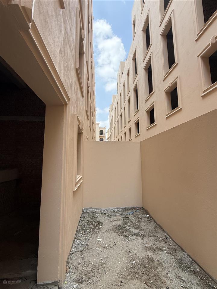 10 tỷ full giá cả nhà và đất 74m2 xây 4 tầng tại phú thị gia lâm