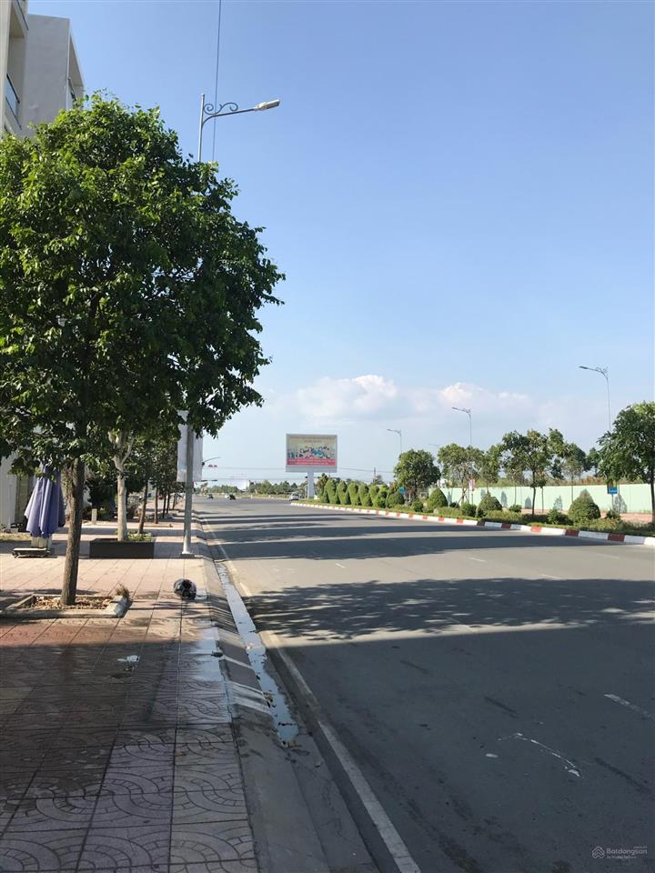 Bán nhà mặt phố đường hùng vương, khu dân cư idico tân an, 45 tỷ, 180m2