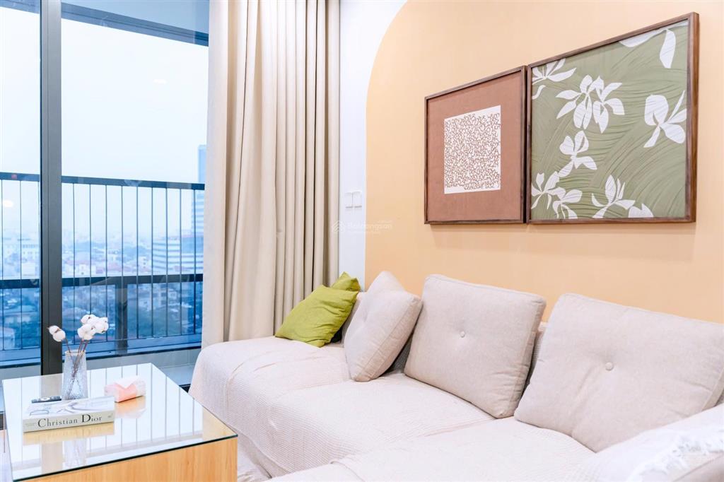 Cho thuê căn 2pn 90 đường láng  rộng rãi, full nội thất, phù hợp gia đình