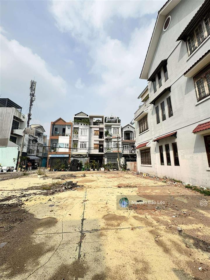 Ngộp  đỗ xuân hợp  kế bên global city  95.4m2  đường 6m  7.9 tỷ tl