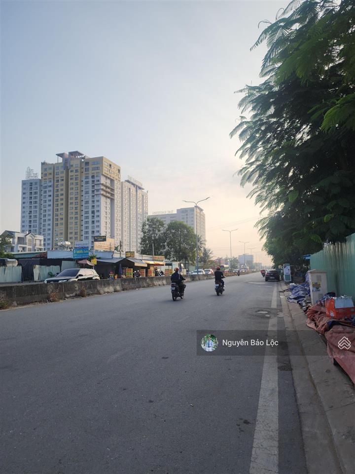 Mt liên phường  lô góc  ngay võ chí công. 477m²  xây được 1 hầm, 9 tầng