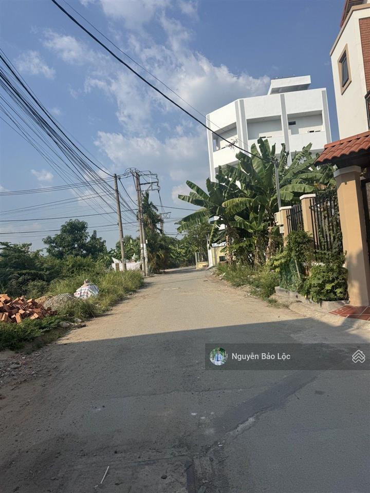 Góc 2mt  98m2  7,29 tỷ. đường 7m phân lô  bưng ông thoàn  gần liên phường