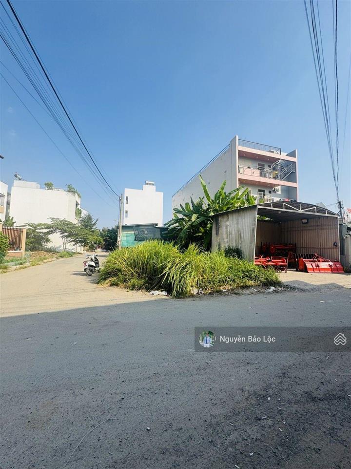 Góc 2mt  98m2  7,29 tỷ. đường 7m phân lô  bưng ông thoàn  gần liên phường
