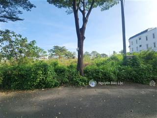 Ngộp bank  160m2 (8m x 20m)  đường 10m  10,5 tỷ