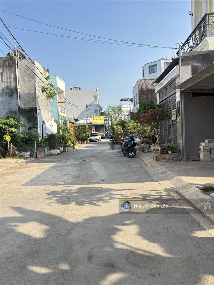 Nguyễn duy trinh  68m2  nhà 3 tầng ngay chợ long trường hẻm xe tải