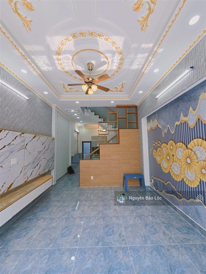 Nhà đẹp giá tốt  sát lò lu  56m2  4pn 3wc  5.6 tỷ. đường 6m ô tô đỗ