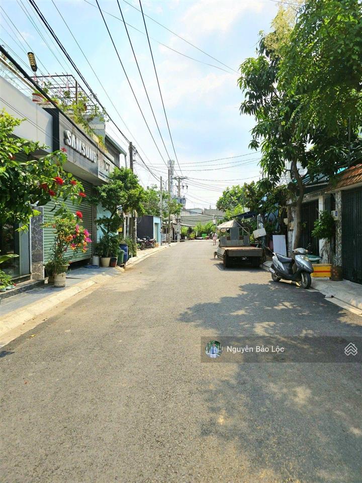 Mặt tiền lớn  178m2  nhà trọ 10 phòng  gần đông tăng long  trường thạnh  7.9 tỷ tl