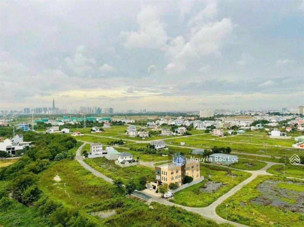 300m² (15x20m)  22.2 tỷ  đối diện the global city