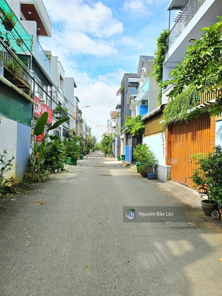 Trường lưu  70m2(ngang 5.7m)  đường ô tô 6m  tương lai mở rộng 30m  giá chỉ 3.49 tỷ
