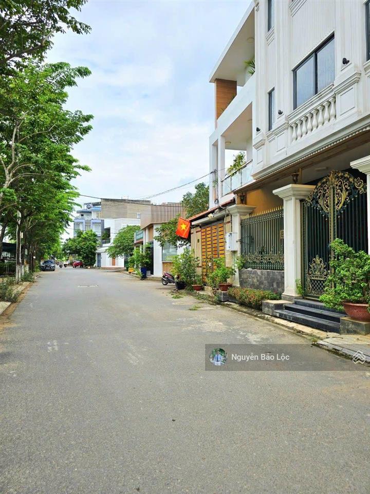 Lô góc 2mt  86m2  ngang 6.2m  5.79 tỷ. ngay trường lưu  chợ long trường