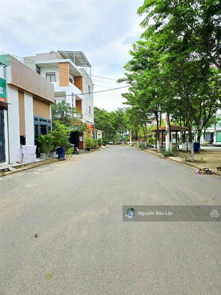 Lô góc 2mt  86m2  ngang 6.2m  5.79 tỷ. ngay trường lưu  chợ long trường