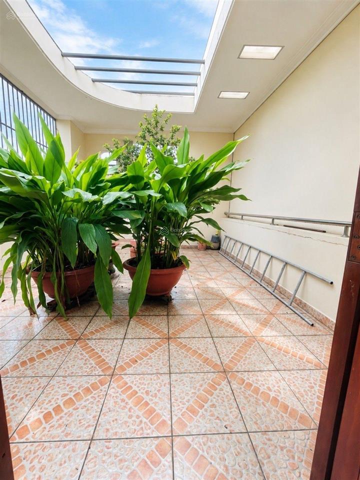 Đường 672  xn  ubnd q9 cũ  118m2  4 tầng btct  đường 12m thông  14,99 tỷ