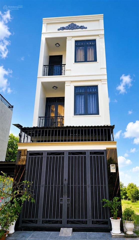 Nhà mới 3 tầng  68m2  đường phân lô  kế chợ long trường  chỉ 6,x tỷ