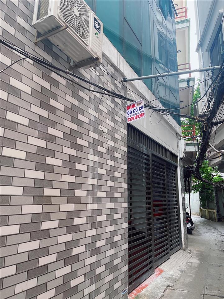 Studio 47 văn cao 4,8tr cửa sổ full kính, ô tô đỗ cửa, sát mặt đường lớn. 0989 755 *** (chính chủ).
