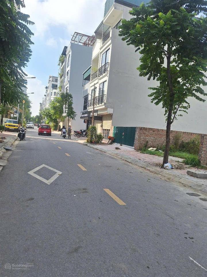 Bán đất khu tái định cư ngọc thụy 80m2 mặt tiền 5,6m. mặt đường chính 12m, vỉa hè rộng, ô tô tránh