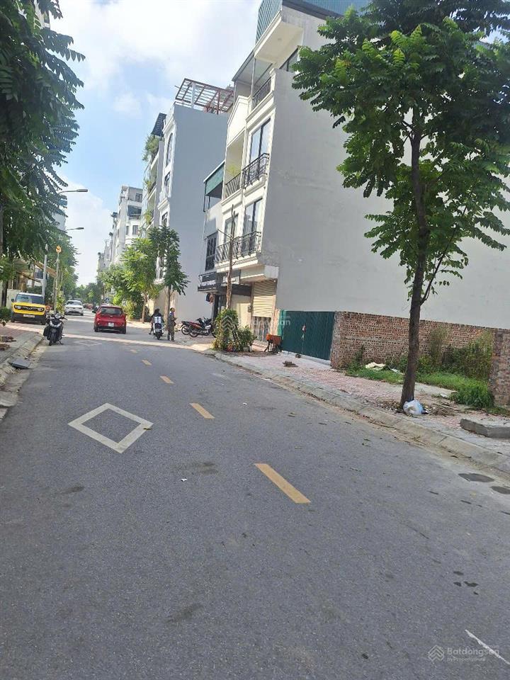 Bán đất khu tái định cư ngọc thụy 80m2 mặt tiền 5,6m. mặt đường chính 12m, vỉa hè rộng, ô tô tránh