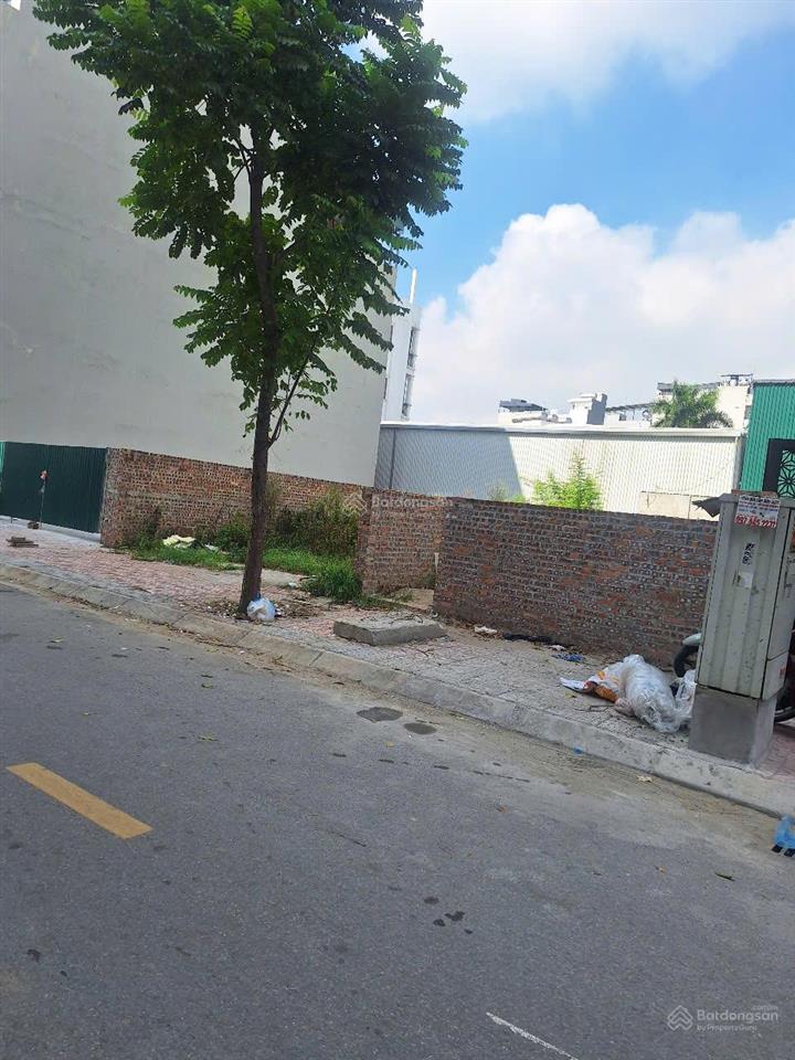 Bán đất khu tái định cư ngọc thụy 80m2 mặt tiền 5,6m. mặt đường chính 12m, vỉa hè rộng, ô tô tránh