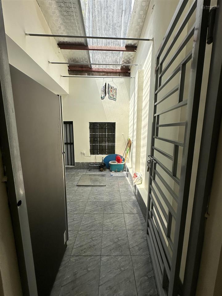 Chính chủ cho thuê nhà ngõ 310 nghi tàm, 80m2, full nội thất, nhà mới