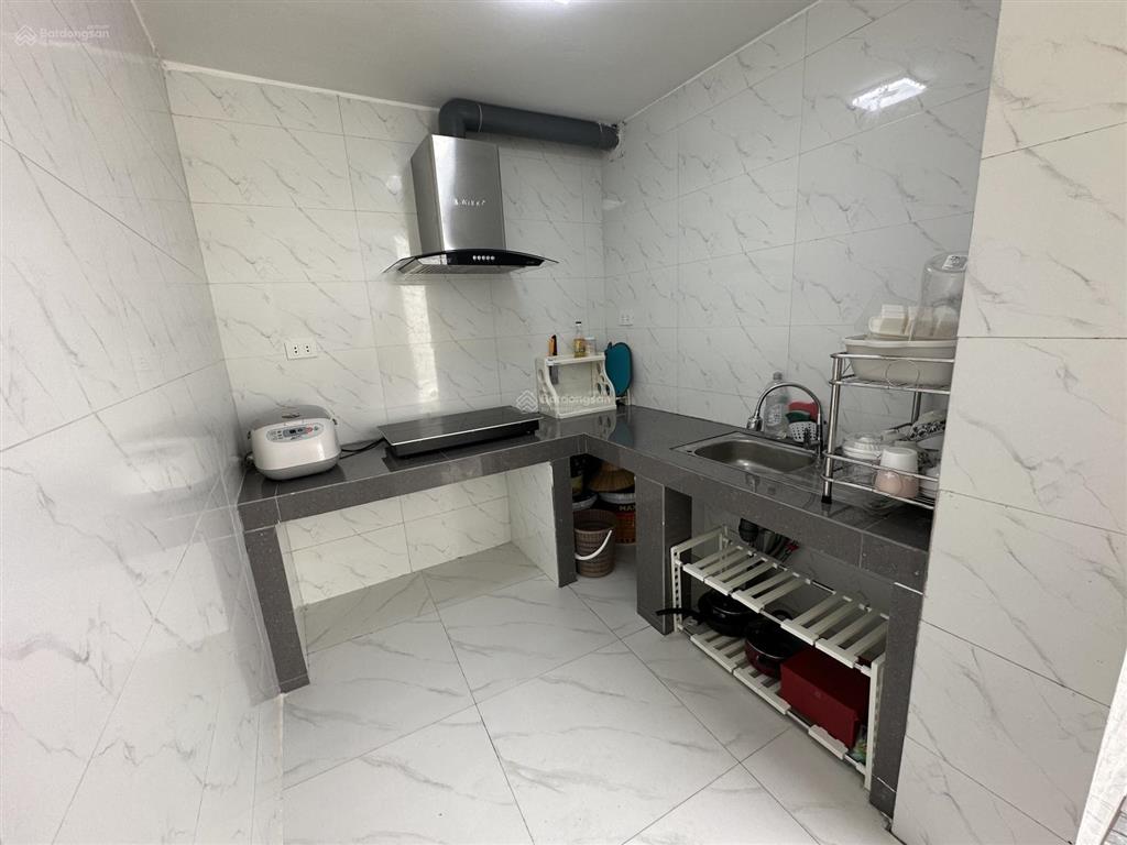 Chính chủ cho thuê nhà ngõ 310 nghi tàm, 80m2, full nội thất, nhà mới