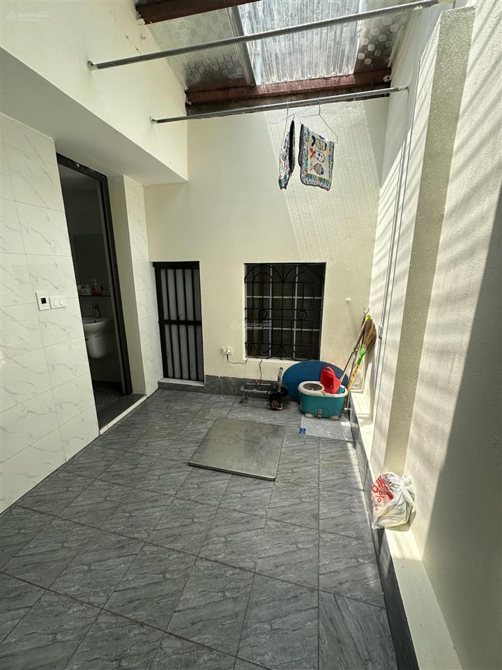 Chính chủ cho thuê nhà ngõ 310 nghi tàm, 80m2, full nội thất, nhà mới