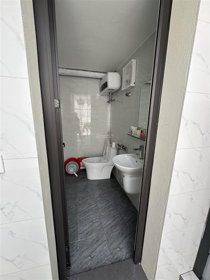 Chính chủ cho thuê nhà ngõ 310 nghi tàm, 80m2, full nội thất, nhà mới
