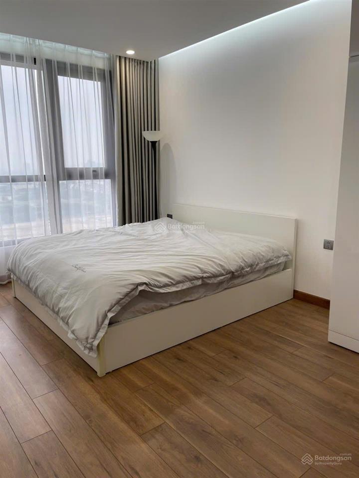 Em bán 12 căn 2pn đồ đẹp view hồ starlake thoáng mát toà m và d 6th element.  em 0923 363 ***/zalo