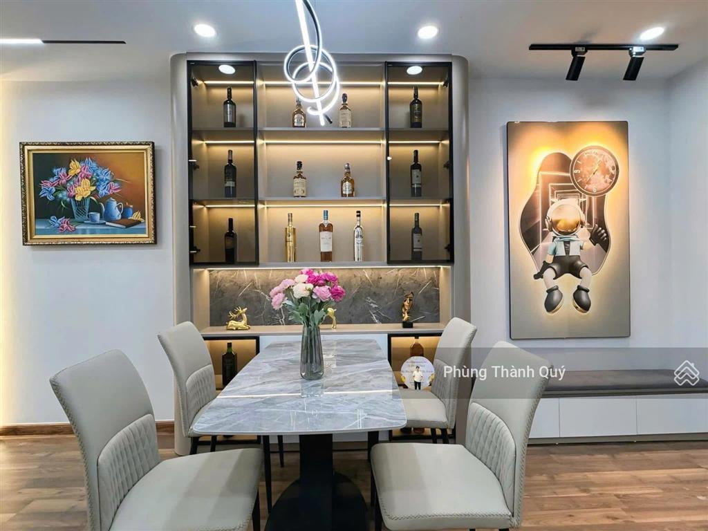 Em cho thuê căn 2pn đồ cơ bản hoặc full đồ đẹp tại n01t4 ngoại giao đoàn.  em 0923 363 ***/zalo