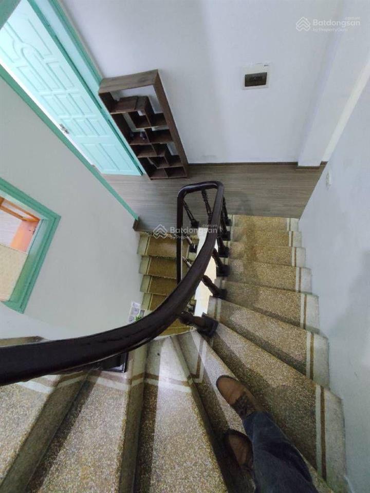 Vip cầu giấy 47m 5 tầng một bước ra ô tô  vf3 đỗ cửa  nhà dân xây  sổ hoa hậu vuông nét