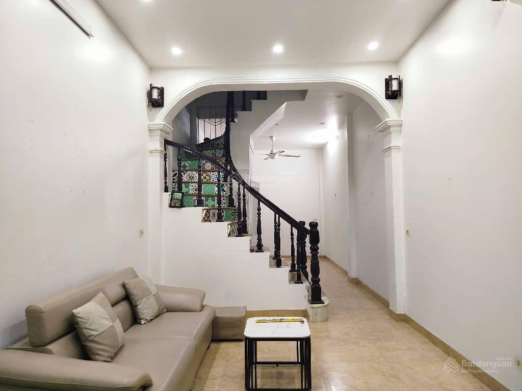 Vip cầu giấy 47m 5 tầng một bước ra ô tô  vf3 đỗ cửa  nhà dân xây  sổ hoa hậu vuông nét