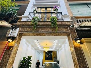 Khu vip cầu giấy  phân lô thang máy  ô tô tránh  vài bước ra mặt phố  thoáng trước sau