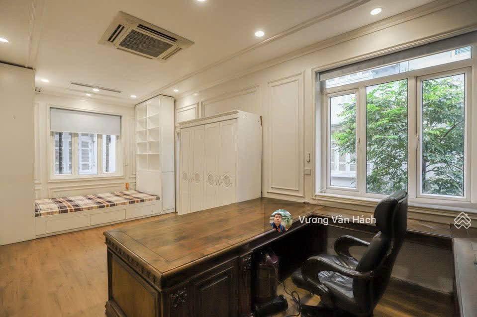 Chính chủ bán biệt thự ciputra tây hồ  nhà đẹp  ở ngay  nội thất nhập khẩu 250m2 nhỉnh 50 tỷ