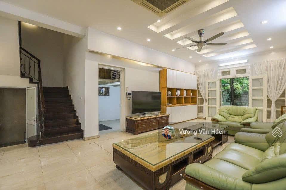 Chính chủ bán biệt thự ciputra tây hồ  nhà đẹp  ở ngay  nội thất nhập khẩu 250m2 nhỉnh 50 tỷ