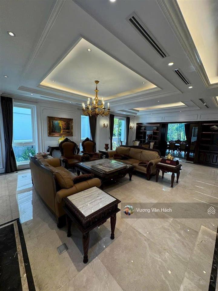 Bán biệt thự đơn lập ciputra tây hồ  thang máy  view hồ, sân gorl  5 nổi 1 hầm giá nhỉnh 300tr